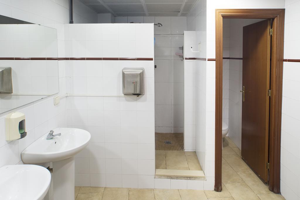 Center-Ramblas Guest House บาร์เซโลนา ภายนอก รูปภาพ