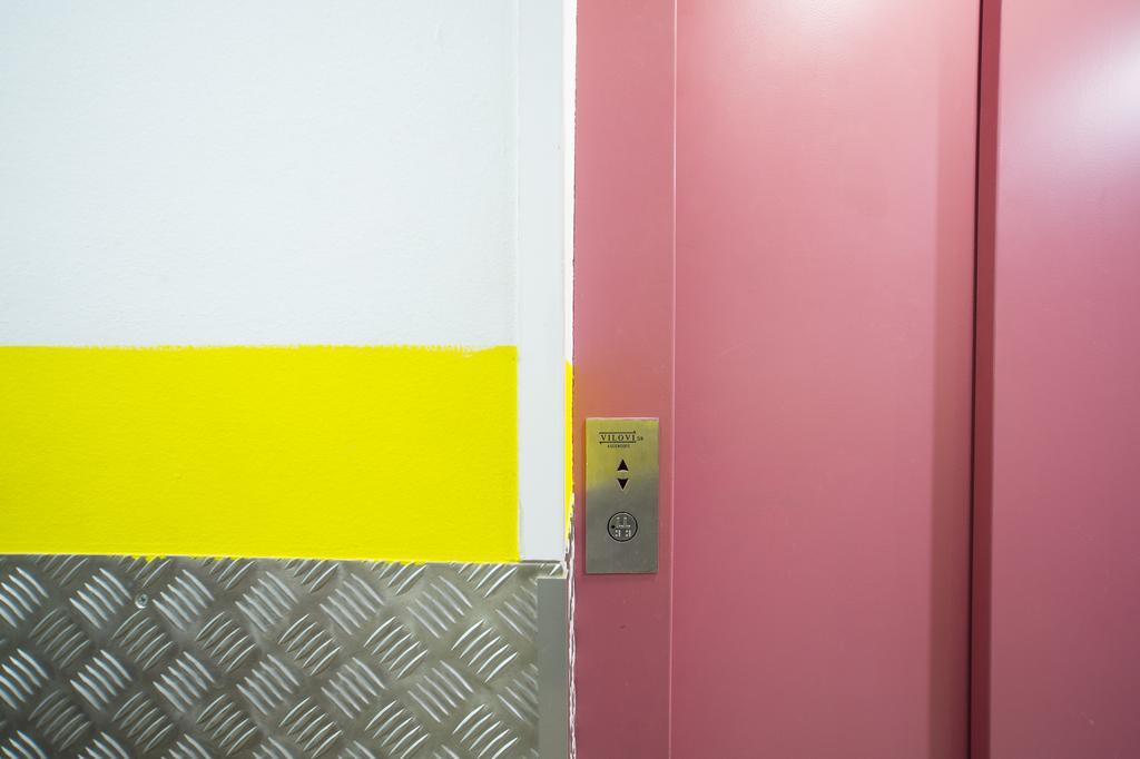 Center-Ramblas Guest House บาร์เซโลนา ภายนอก รูปภาพ
