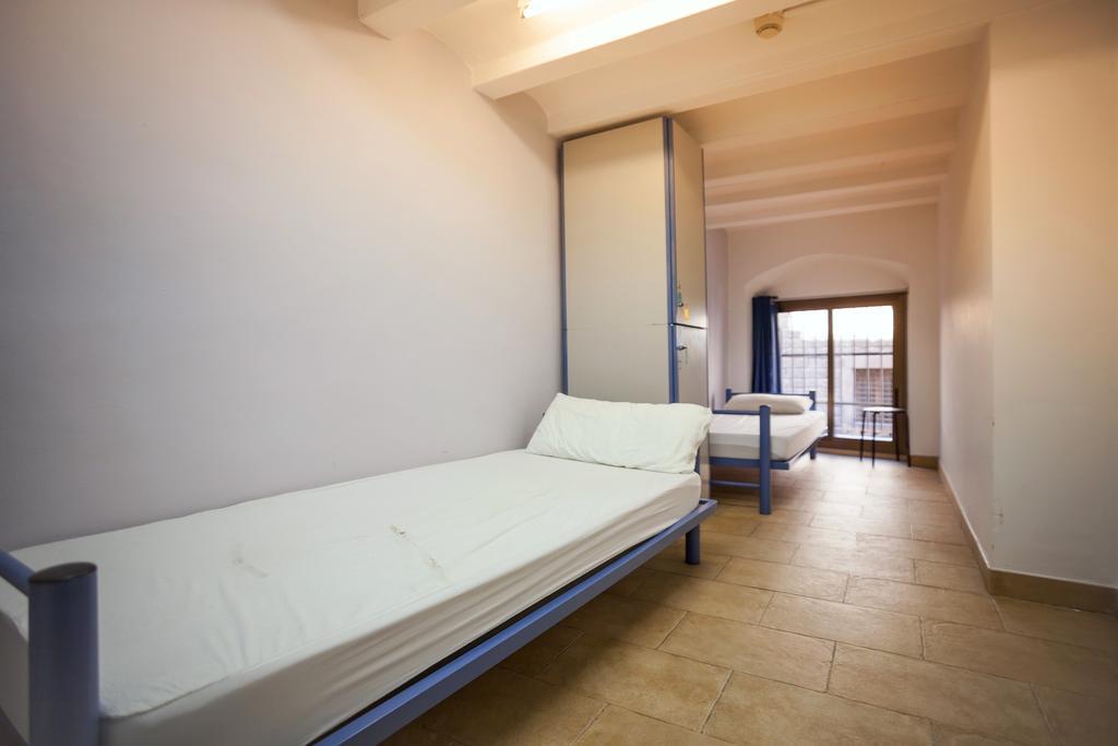 Center-Ramblas Guest House บาร์เซโลนา ห้อง รูปภาพ